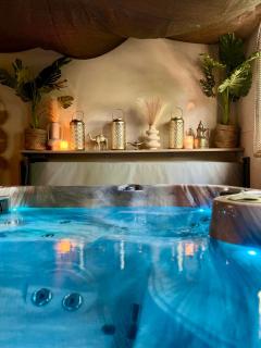 Suite 5 étoiles 1001 Merveilles avec jacuzzi et jeu pour adulte - 6