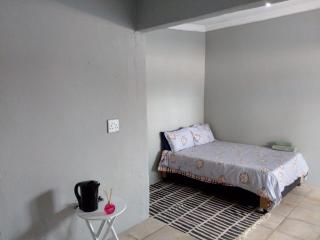 Foxtrot Guest House - 9