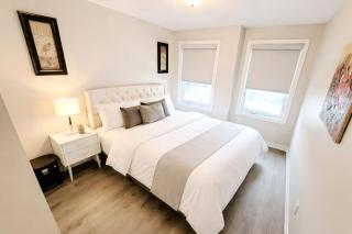 Modern 4BR Ottawa Townhouse Free Parking - 6