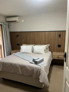 Bachelors Apartment In Lephalale - 3