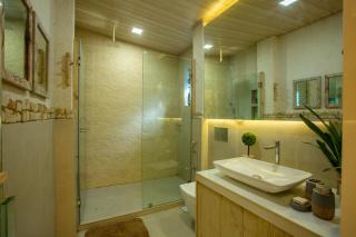 Mowgli Glass Den - 1