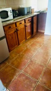 Econo Beach Apartment Chalet 13 Sleeper - 5