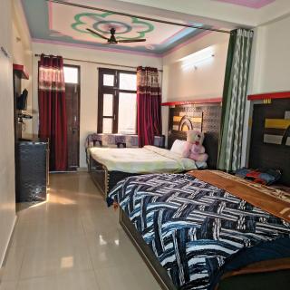 Oak sunlight Restaurant & Provides Famous Gadwali food - 1