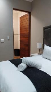 Mnembe Safari Game Reserve - 0