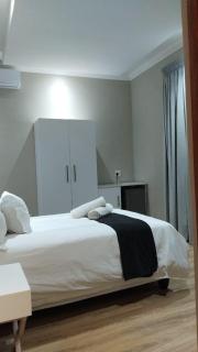 Mnembe Safari Game Reserve - 1