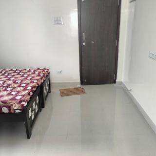 ELITE LIVE iNN HOME HOSTEL - 4