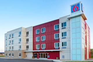 Motel 6-Swift Current, SK - 9