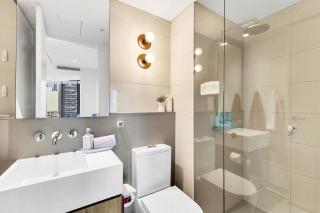 Chic 2BR 1Bath Apt in Melbourne CBD - 1