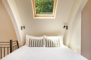 Arc House - 5 min to Town - Hot Tub - Loft - 4