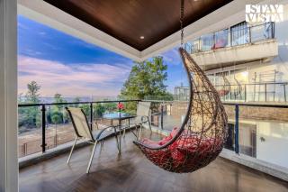 Belleza with Pool & Lawn by VEO - Part of StayVista - 6