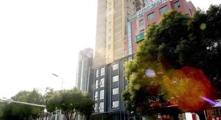 City Comfort Premier Hotel Xiaogan Anlu Railway Station Dongda Times Square - 7