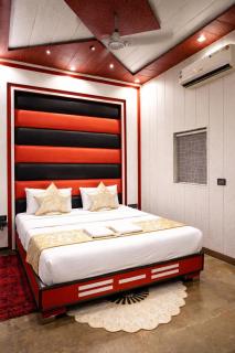 Hotel Pardesi's Premium Stay Haridwar - Free Parking & Restaurant and Lift Facilities - Fully #Air Conditioning- Best Budget Hotel - 2