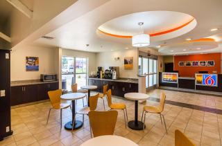 Motel 6-South Bend, IN - Mishawaka - South Bend - 2