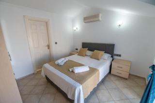 Sunset Beach Club Aqualettings Neptune 6 - 2