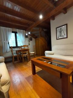 Baqueira Rustic, spacious and family home in Unha - 1