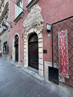 Tiny Square Apartment Old Town - 3