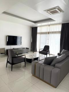 Highland Luxe Villa Clark 4BR king size bed - 0