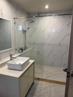 Highland Luxe Villa Clark 4BR king size bed - 9