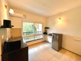 Peaceful Aesthetic 1BHK in Siolim with Forest View & Pool - 2