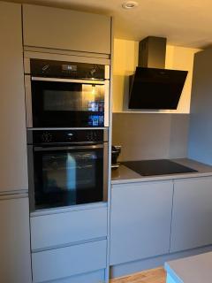 Luxurious riverside lodge with private wood fired hot tub - 3