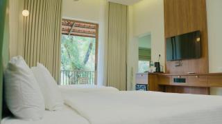 Athirapilly Ontherocks - 3