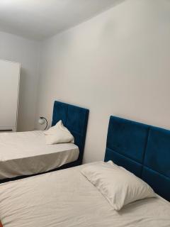 للايجار مفروش بجوار مطار القاهره غرفتين - Cairo - 2