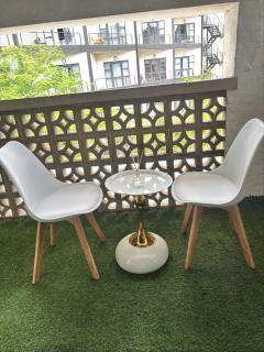 Poolside balcony view craftsmanship - 3