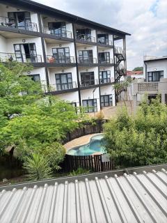 Poolside balcony view craftsmanship - 1