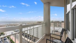 Residence 703 At The Grand - 4