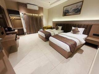 Hotel The Royal Keshar - 2