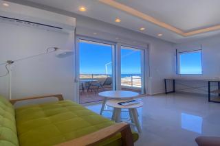 Panoramic View Boutique Suite - 8