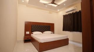 HOTEL GUPTA GARDEn - 8