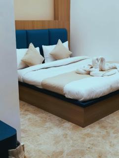 Hotel Roseate Banaras - 7