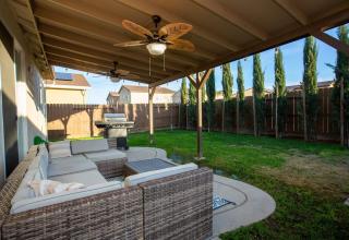 New Modern 3bed in North Merced 5 Star hosts - 3