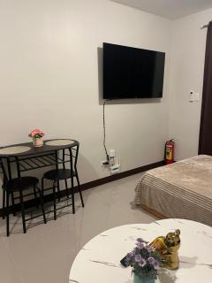 Saekyung Charming condo with pool and city views - 5