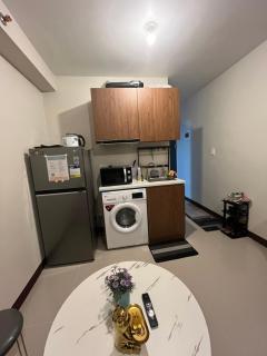 Saekyung Charming condo with pool and city views - 2