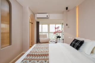 Peak Nest Designer Homestay - 5