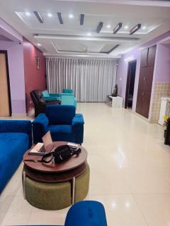 The Downtown Den - 9