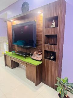 The Downtown Den - 3