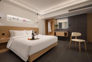 Ink-Colored Homestay Rainbow Bridge Branch, Fenghuang Ancient Town - 4