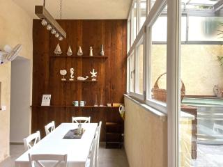 Basso 61, Cozy Oasis with Mini Pool and Courtyard - 7