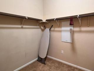 Pool Table, Foosball, King bed, Crib,Parking&Yard - 5