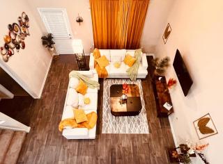 Pool Table, Foosball, King bed, Crib,Parking&Yard - 7