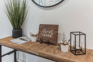 RiverEdge Haven Hot Tub, 5 Beds, Kayaks Near ND - Niles - 3