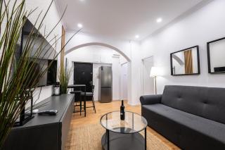 Contemporary & Historic Stay - Piata Romana - 0