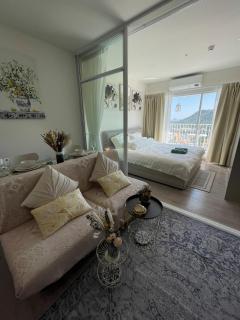 One Bedroom Apartment with Sea and Mountain View - 8