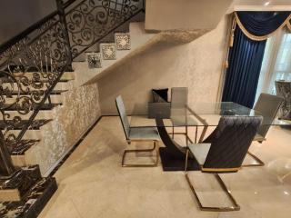 Huge luxury villa stay with private room - 1