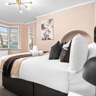 Cozy Four Bed House - Garden - Parking - Wi-Fi Netflix 559TR - 1