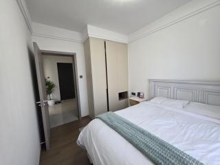 Serene Hideaway, 1 BR- Balcony, Heated Pool, Gym & Walk to Yaya - 9