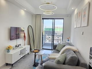 Serene Hideaway, 1 BR- Balcony, Heated Pool, Gym & Walk to Yaya - 1